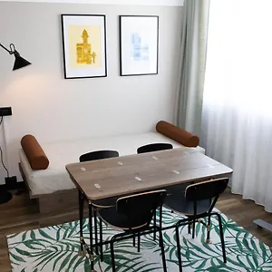4* מלון Novotel Airport